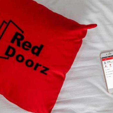 Reddoorz Plus @ Karet Setiabudi Jakarta Exterior photo